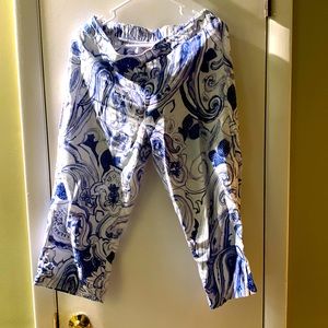 White and blue cropped pants Chico’s size 0